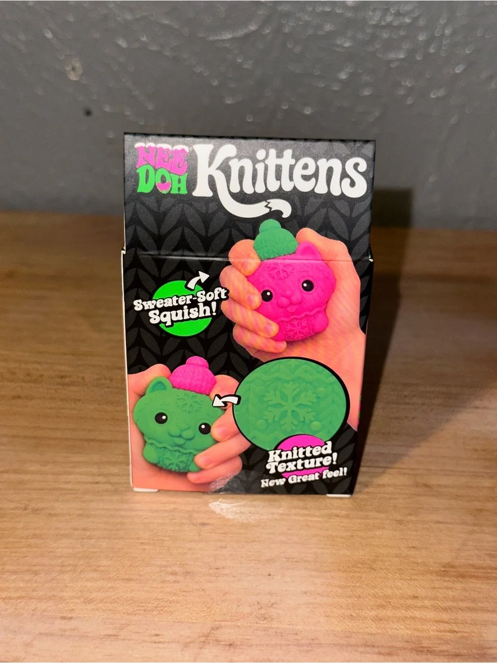 NeeDoh Knittens Sweater-Soft Squish - Green